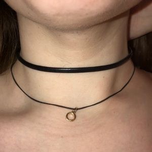 Two-piece black choker
